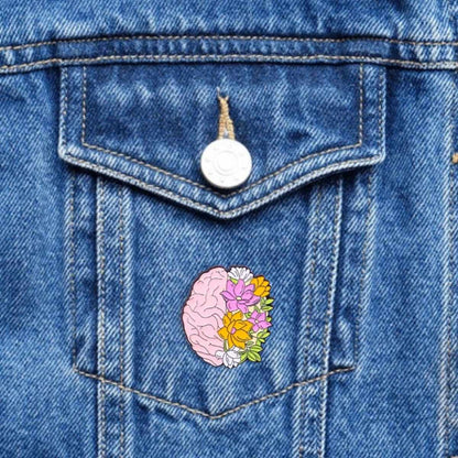 Pin Cerebro con flores