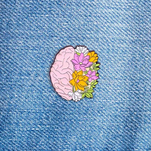 Pin Cerebro con flores