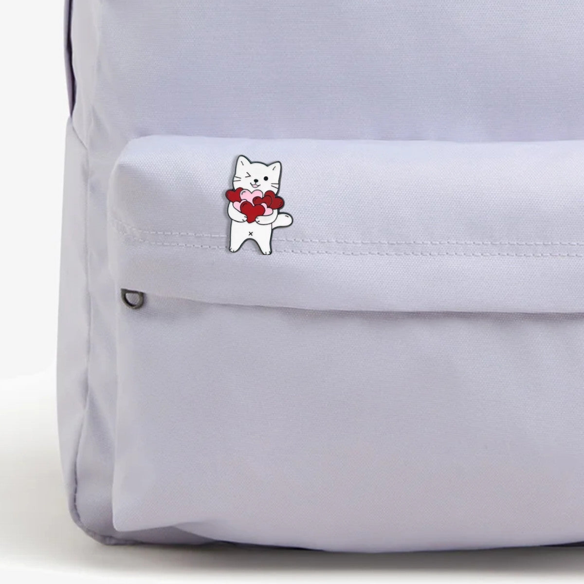 Pin Gatito con corazones