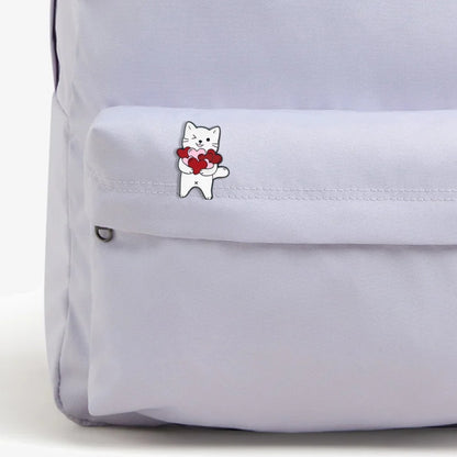 Pin Gatito con corazones