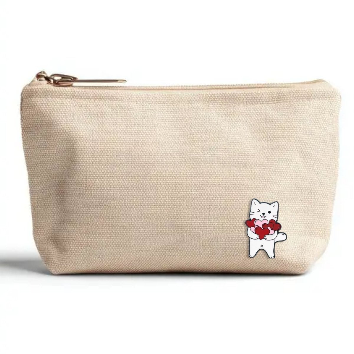 Pin Gatito con corazones