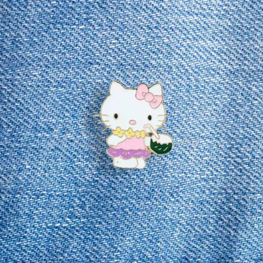 Pin Hello Kitty con jugo